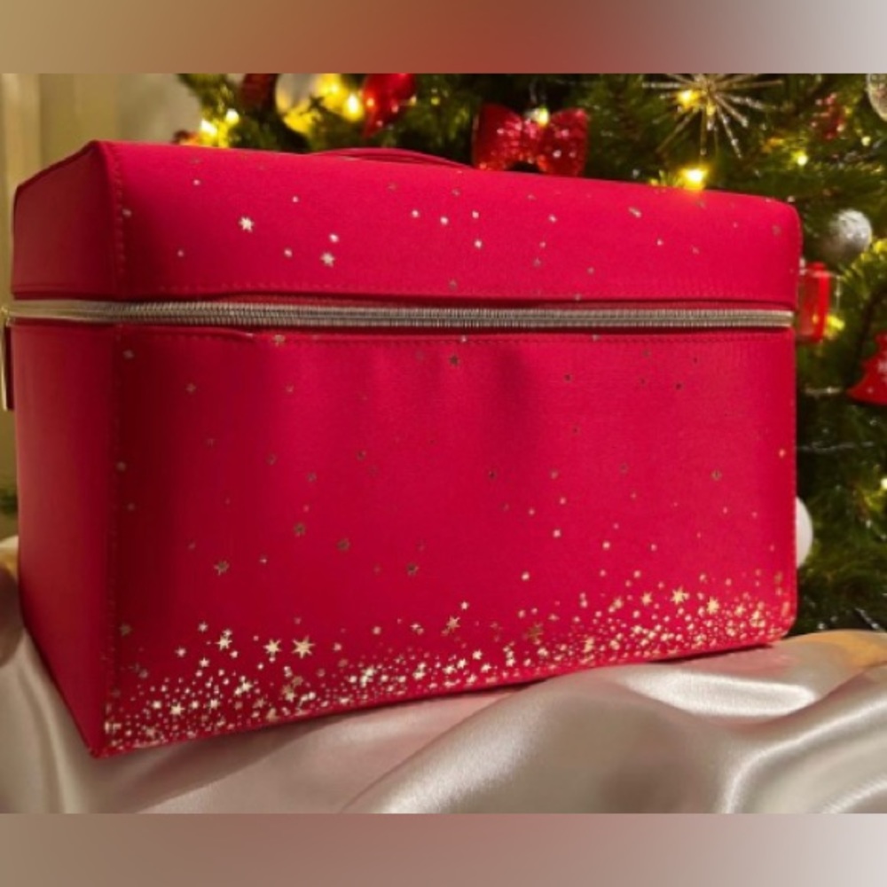 Estée Lauder Train Case 2022
